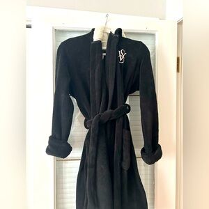 "Black Victoria's Secret Bathrobe with Sherpa Hood – Cozy & Luxurious"